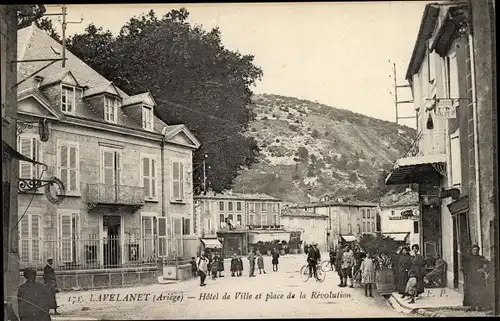 Ak Lavelanet Ariège, Hotel de Ville, Place de la Revolution