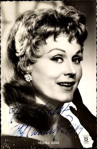 Ak Schauspielerin und Tänzerin Marika Rökk, Portrait, Autogramm