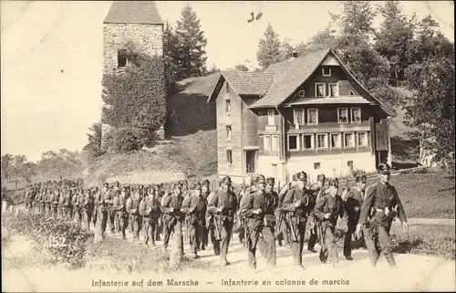 Ak Schweizer Armee, Infanterie auf dem Marsche, Infanterie en colonne de marche