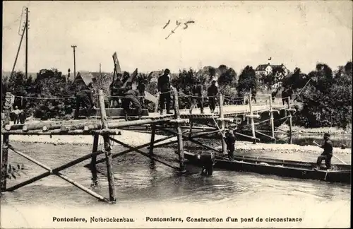 Ak Schweizer Armee, Pontoniere, Notbrückenbau, Pontonniers, Construction d'un pont de circonstance