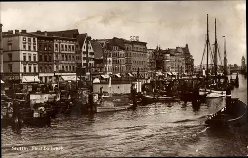 Ak Szczecin Stettin Pommern, Fischbollwerk, Boote vor Anker