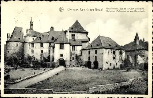 Ak Clervaux Clerf Luxembourg, Le chateau feodal, Facade ouest, vue de la Cour exterieure