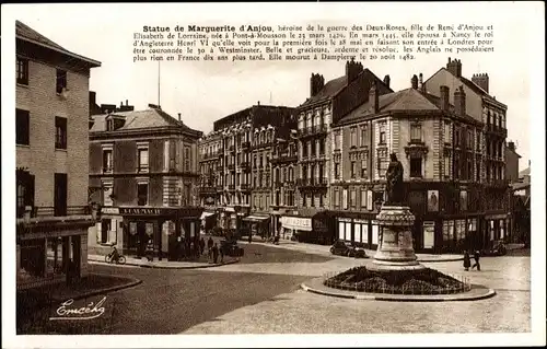 Ak Angers Maine et Loire, Place de la Visitation, Statue de Marguerite d'Anjou