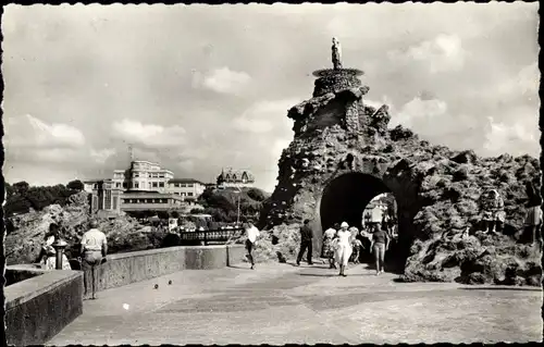 Ak Biarritz Pyrénées Atlantiques, Le Rocher de la Vierge, le Musee de la Mer