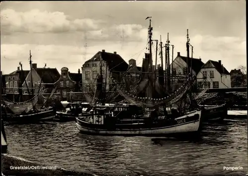 Ak Greetsiel Krummhörn in Ostfriesland, Fischkutter im Hafen