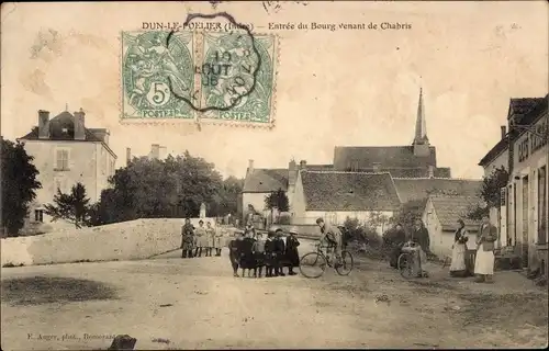 Ak Dun-le-Poëlier Indre, Entrée du Bourg venant de Chabris