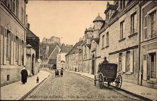 Ak Nogent le Rotrou Eure et Loir, Vieille Maison du XVI Siecle, Rue Saint Laurent