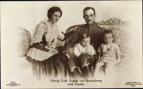 Ak Herzog Ernst August von Braunschweig mit Familie, Prinzessin Victoria Luise von Preußen