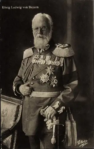 Ak König Ludwig von Bayern, Uniform, Orden, Standportrait