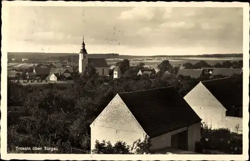 Ak Trossin in Sachsen, Teilansicht des Ortes mit Kirche und Landschaft