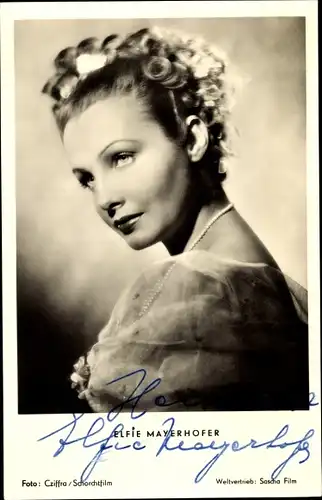 Ak Schauspielerin Elfie Mayerhofer, Portrait