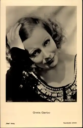 Ak Schauspielerin Greta Garbo, Portrait, Ross
