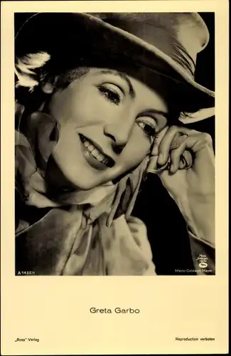 Ak Schauspielerin Greta Garbo, Portrait, Hut, MGM, Ross