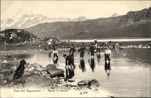 Ak Schweizer Armee, Nach der Tagesarbeit, Apres le travail, Soldaten