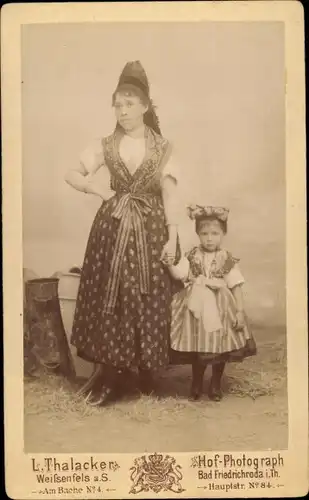 CdV Frau und Mädchen in Tracht, Portrait