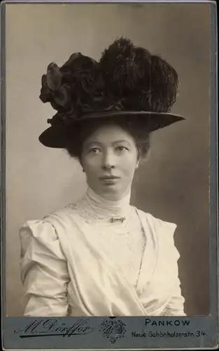 CdV Frauenportrait, Dame mit Hut
