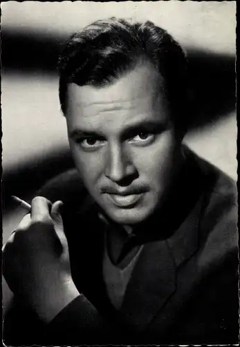 Ak Schauspieler Ivan Desny, Portrait, Zigarette