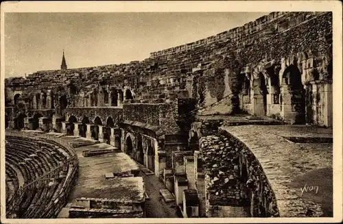 Ak Nîmes Gard, L'Interieur des Arenes, Galeries et Gradins