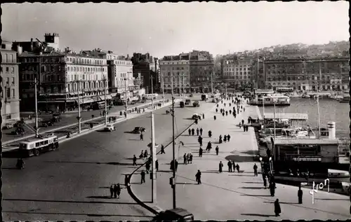 Ak Marseille Bouches du Rhône, Le Quai des Belges devant le Vieux Port, Uferpromenade