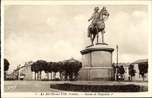 Ak La Roche sur Yon Vendée, Statue de Napoleon 1er