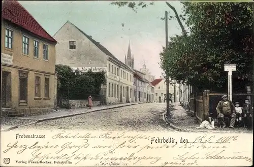 Ak Fehrbellin Kreis Ostprignitz Ruppin, Blick in die Frobenstraße, Hotel Stadt Magdeburg