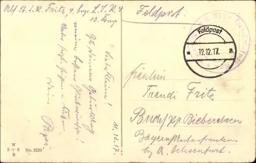 Ak Dackel Mütterchen, Mädchen füttert Hunde