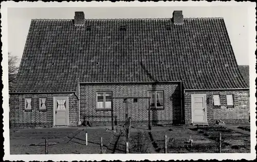 Foto Ak Tönning an der Eider Nordfriesland, Wohnhaus, Vorderansicht