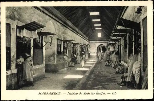 Ak Marrakesch Marokko, Interieur du Souk des Etoffes, überdachter Bazar