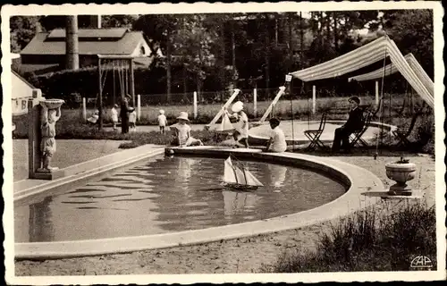 Ak Mamers Sarthe, Piscine des Mouettes, Bassin des Enfants, spielende Kinder am Becken