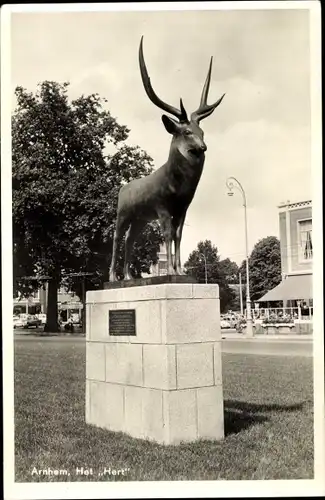 Ak Arnhem Gelderland Niederlande, Het Hert, Hirschstatue