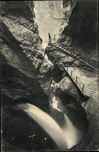 Ak Lauterbrunnen Kanton Bern, Trümmelbach, 5ter Fall, Felsenklamm, Wasserfall