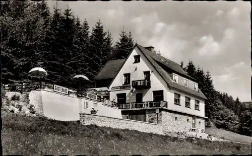 Ak Schwalefeld Willingen Upland Waldeck, Gästehaus Hubertus, Außenansicht