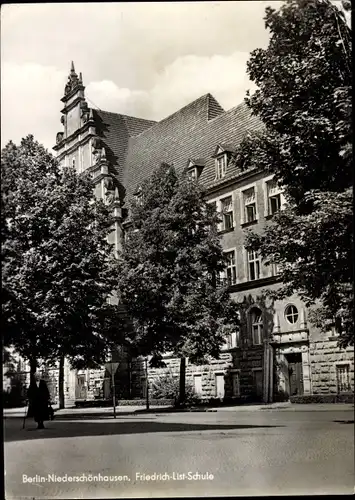 Ak Berlin Pankow Niederschönhausen, Friedrich-List-Schule, Außenansicht