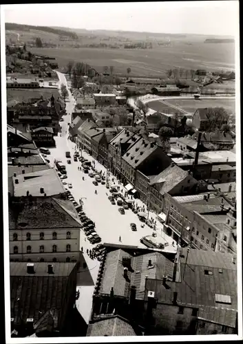 Foto Ak Eggenfelden in Niederbayern, Luftaufnahme Panorama mit Straße