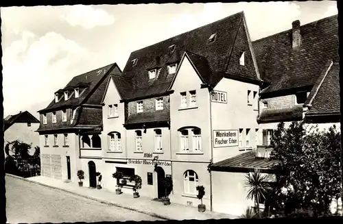 Ak Briedel an der Mosel, Hotel Pension Briedeler Haus, Weinkellerei, Außenansicht