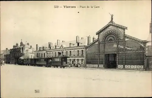 Ak Vierzon Cher, Place de la Gare, Eisenbahn
