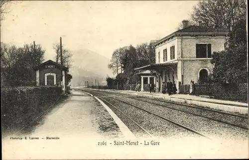 Ak Menet Cantal, La Gare