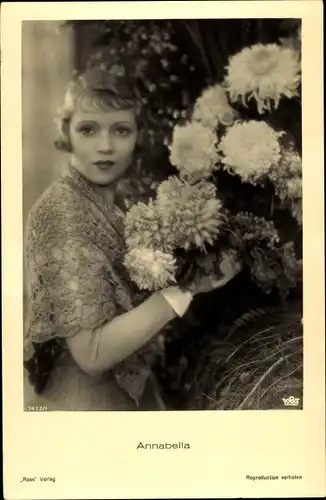 Ak Schauspielerin Annabella, Portrait, Blumen
