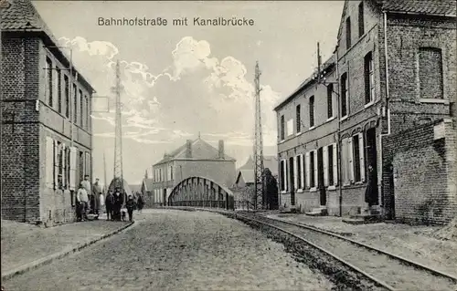 Ak Aue im Erzgebirge Sachsen, Bahnhofstraße, Kanalbrücke