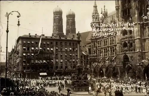 Foto Ak München, 13. Deutsches Turnfest, Straßenumzug, Rathausplatz