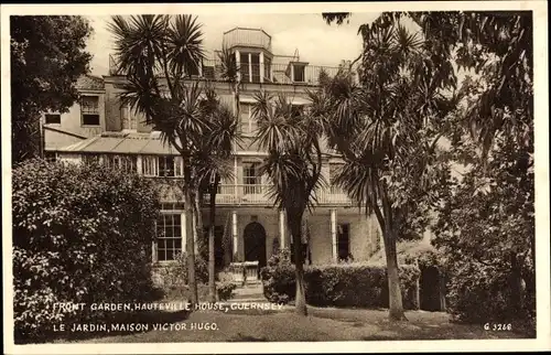 Ak Guernsey Kanalinseln, Hauteville house, Front view, garden, palm trees, Victor Hugos residence