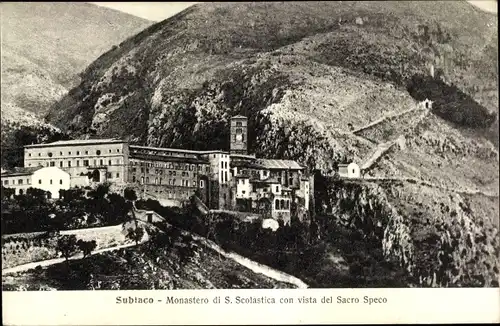 Ak Subiaco Lazio Italien, Monastero Santa Scolastica con vista del Sacro Speco