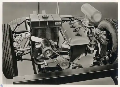 Foto Motor eines Automobils, Batterie