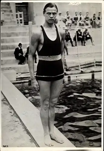 Foto Schwedischer Schwimmer Arne Borg 1943, Wasserball