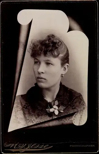 Kabinettfoto Portrait einer Frau mit Hochsteckfrisur, Fotograf Max Jesse, San Antonio, Texas USA