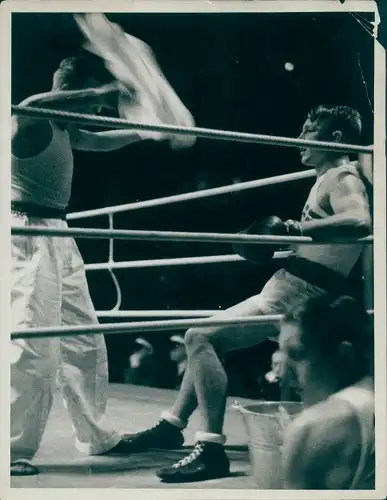 Foto Dänischer Boxer Petersen im Ring