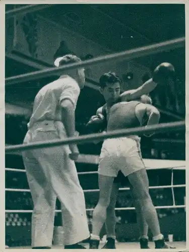 Foto Olympia, Boxturnier, Japaner Nakano gegen Finnen Savolainen