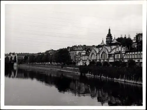 Foto Hradec Králové Königgrätz Stadt, Elbpartie neben der Schule