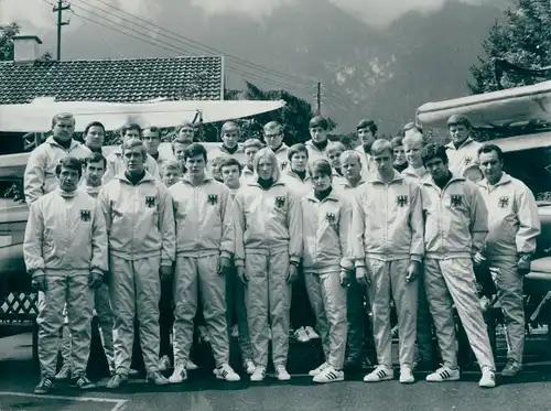 Foto Wintersport, Deutsche Skimannschaft, Gruppenbild, Trainingsanzüge