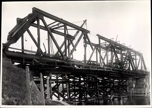 Foto Berlin Spandau Siemensstadt, Kraftwerk West, Güterbahnbrücke, 28.05.1947